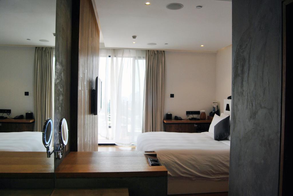 Hotel Wind Сямън Стая снимка